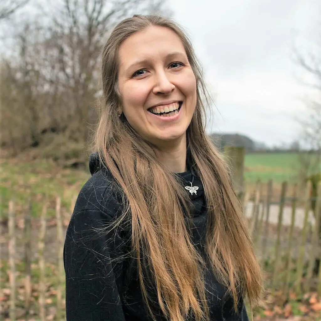 Wildpflanzenpädagogin und Gründerin von KräuterVibe: Anne Gauert